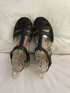 Algeria Women's Black T-Strap Cutout Wedge Sandals